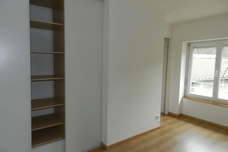 Vue n°3 Appartement 3 pièces T3 F3 à louer - Chateauvilain (38300)