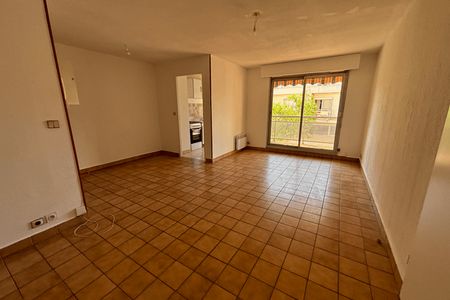 appartement 2 pièces à louer HYERES LES PALMIERS 83400