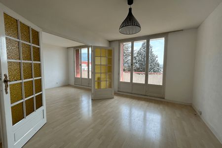 Vue n°2 Appartement 4 pièces T4 F4 à louer - Saint Martin D Heres (38400)