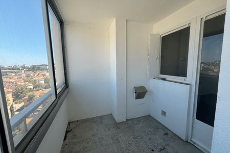 Vue n°2 Appartement 4 pièces T4 F4 à louer - Toulon (83000)