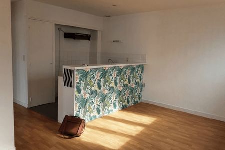 Vue n°3 Appartement 3 pièces T3 F3 à louer - Lorient (56100)