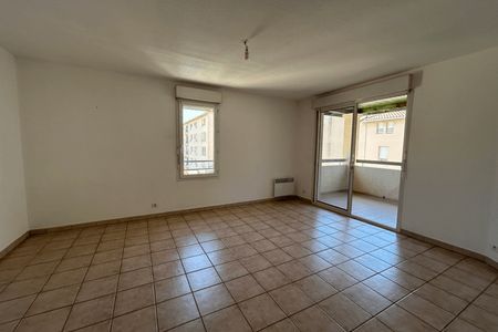 Vue n°3 Appartement 2 pièces T2 F2 à louer - Orange (84100)