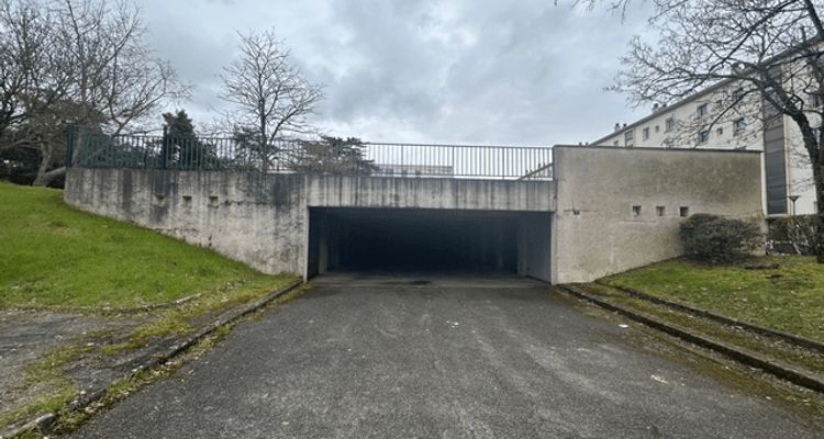 Vue n°1 Parking à louer - Poitiers (86000)