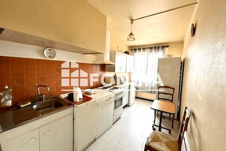 Vue n°3 Appartement 4 pièces T4 F4 à vendre - Bagnols-sur-cèze (30200)