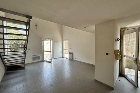 maison 3 pièces à louer NIMES 30900 61.9 m²