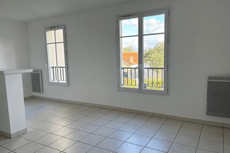 Vue n°2 Appartement 3 pièces T3 F3 à louer - Les Clayes Sous Bois (78340)