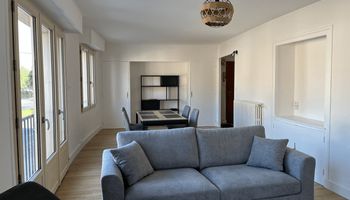 appartement-meuble 4 pièces à louer SAUMUR 49400