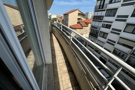 Vue n°2 Appartement 3 pièces T3 F3 à louer - Lyon 3ᵉ (69003)