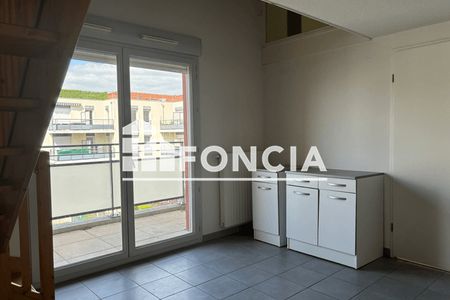 Vue n°2 Appartement 3 pièces T3 F3 à vendre - Meyzieu (69330)