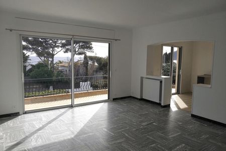 maison 4 pièces à louer SAINT RAPHAEL 83700 112 m²