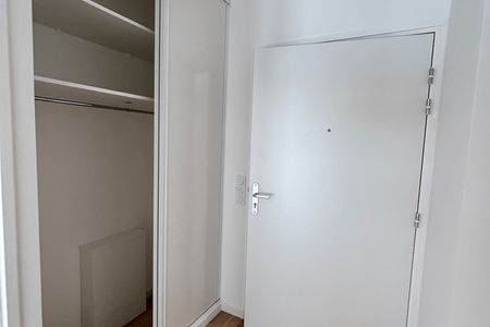 Vue n°2 Appartement 2 pièces T2 F2 à louer - Noisy Le Grand (93160)