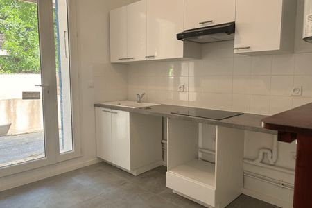 appartement 3 pièces à louer TOULON 83100 53 m²