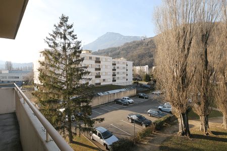 Vue n°2 Appartement 4 pièces T4 F4 à louer - Seyssinet Pariset (38170)