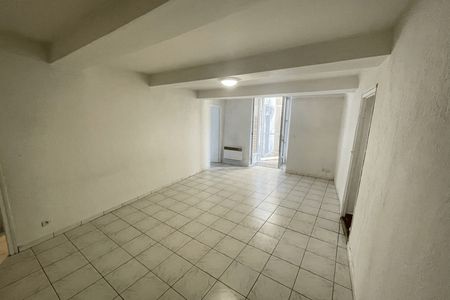 appartement 3 pièces à louer SOLLIES TOUCAS 83210 61.8 m²