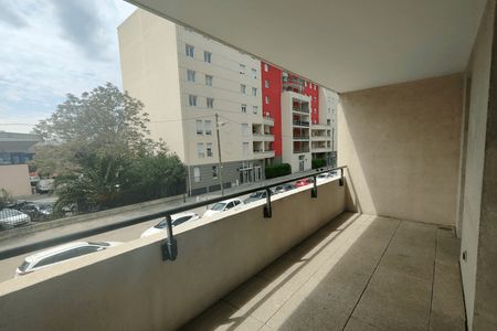 Vue n°2 Appartement 3 pièces T3 F3 à louer - Marseille 10ᵉ (13010)