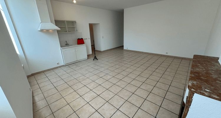 Vue n°1 Appartement 4 pièces T4 F4 à louer - Charleval (13350)