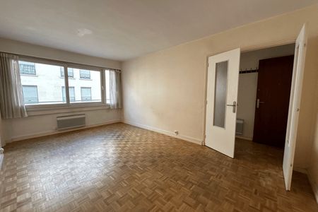 Vue n°2 Appartement 2 pièces T2 F2 à louer - Paris 15ᵉ (75015)