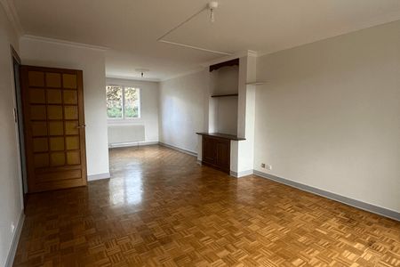 Vue n°3 Appartement 4 pièces T4 F4 à louer - Voiron (38500)