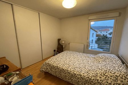 Vue n°2 Appartement 3 pièces T3 F3 à louer - Clermont Ferrand (63000)