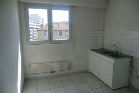 Vue n°2 Appartement 2 pièces T2 F2 à louer - Clermont Ferrand (63000)