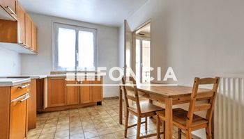 appartement 3 pièces à vendre MONTIGNY LE BRETONNEUX 78180 70 m²