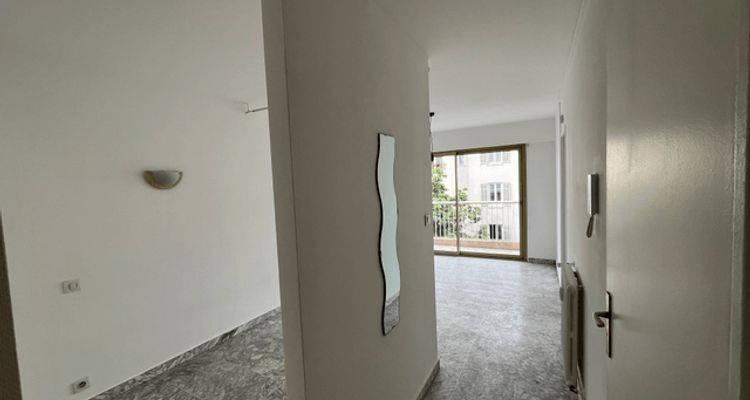 appartement 1 pièce à louer ANTIBES 06600 28.5 m²