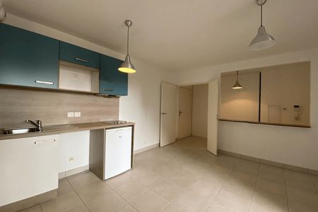 appartement 1 pièce à louer ANTIBES 06600 30.6 m²