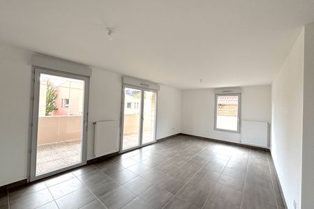 Vue n°2 Appartement 3 pièces T3 F3 à louer - La Cote Saint Andre (38260)