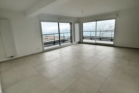 Vue n°2 Appartement 3 pièces T3 F3 à louer - Evian Les Bains (74500)