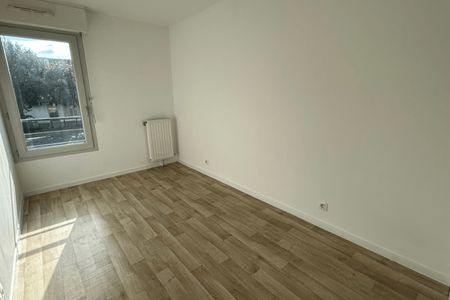 Vue n°3 Appartement 3 pièces T3 F3 à louer - Melun (77000)