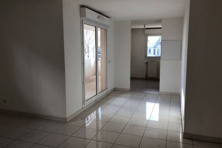 Vue n°3 Appartement 2 pièces T2 F2 à louer - Marseille 10ᵉ (13010)