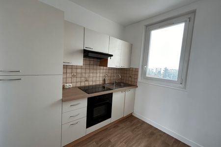 Vue n°3 Appartement 3 pièces T3 F3 à louer - Reims (51100)