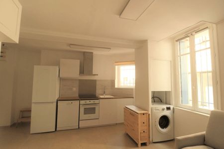 appartement-meuble 1 pièce à louer - NIMES 30000