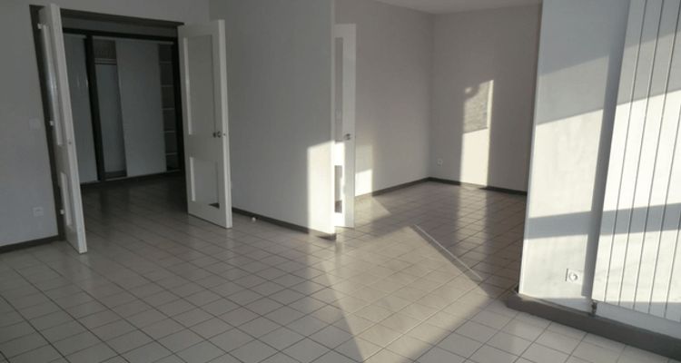 Vue n°1 Appartement 5 pièces T5 F5 à louer - Saint-geoire-en-valdaine (38620)