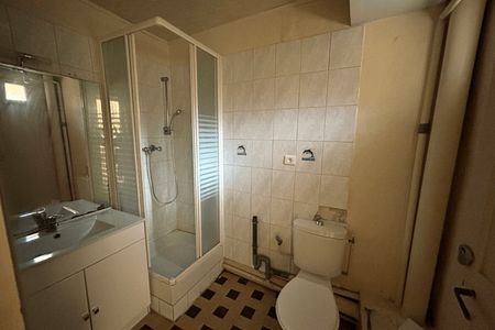 Vue n°2 Appartement 2 pièces T2 F2 à louer - Bagnols-sur-ceze (30200)