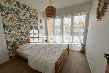 Vue n°2 Appartement 3 pièces T3 F3 à vendre - Bormes-les-mimosas (83230)