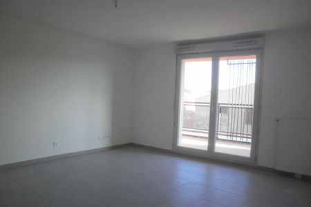 Vue n°3 Appartement 3 pièces T3 F3 à louer - Marignane (13700)