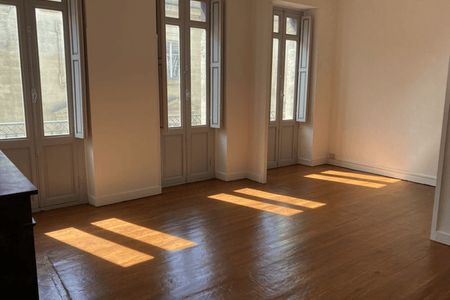 Vue n°2 Appartement 3 pièces T3 F3 à louer - Bordeaux (33000)