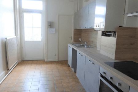 Vue n°2 Appartement 3 pièces T3 F3 à louer - Roanne (42300)