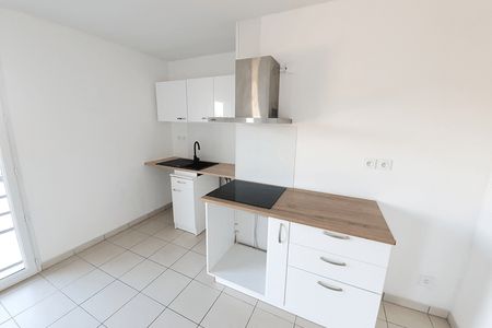 appartement 3 pièces à louer ROQUEBRUNE SUR ARGENS 83520 55.3 m²