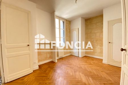 Vue n°3 Appartement 3 pièces à vendre - BORDEAUX (33000) - 68 m²