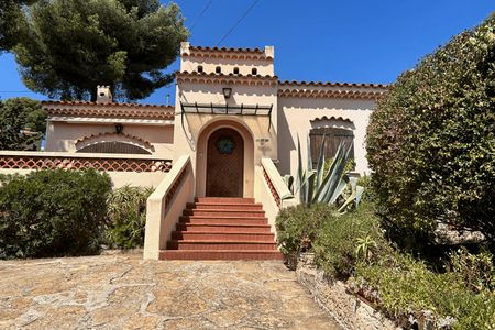 maison 4 pièces à louer BANDOL 83150 145.7 m²