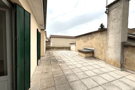 Vue n°3 Appartement 3 pièces T3 F3 à louer - La Cote Saint Andre (38260)