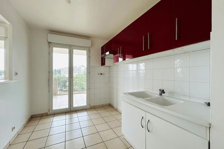 Vue n°3 Appartement 4 pièces T4 F4 à louer - Toulon (83100)