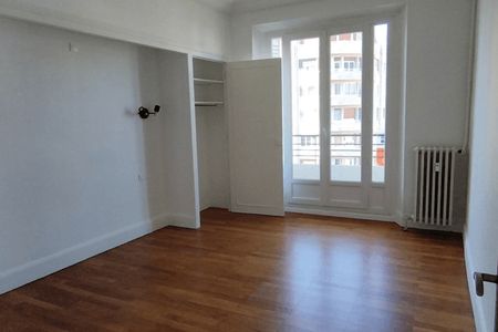 Vue n°3 Appartement 3 pièces T3 F3 à louer - Grenoble (38000)