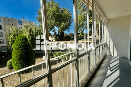 Vue n°2 Appartement 4 pièces T4 F4 à vendre - Avignon (84000)