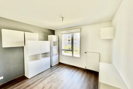 Vue n°3 Appartement 3 pièces T3 F3 à louer - Venissieux (69200)