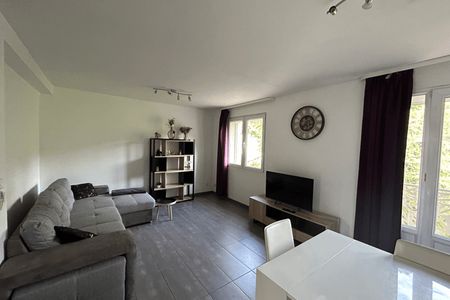 Vue n°2 Appartement meublé 3 pièces T3 F3 à louer - Orange (84100)