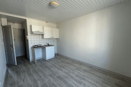 Vue n°2 Studio T1 F1 à louer - Villeneuve Sur Lot (47300)