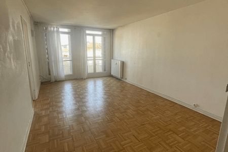 Vue n°2 Appartement 3 pièces T3 F3 à louer - Saint Etienne (42100)